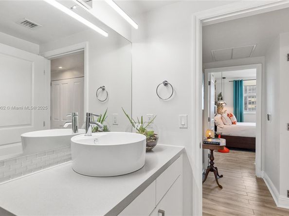 1250 S Miami Ave 1206, Miami FL 33130