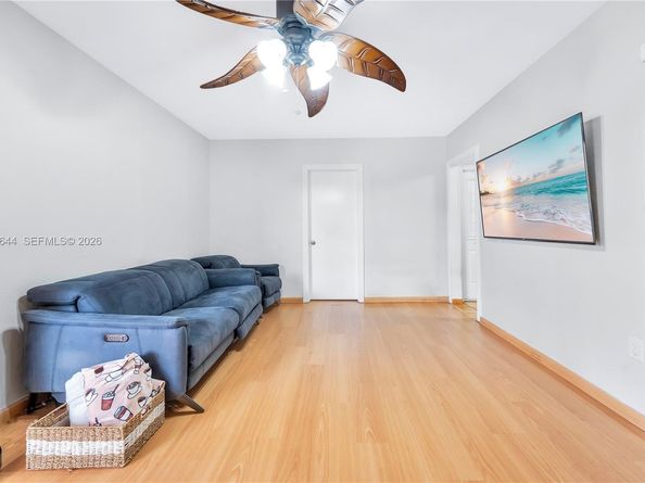 5015 E Palm Ct, Hialeah FL 33013