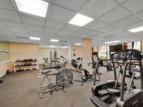 3800 N Hills Dr 406, Hollywood FL 33021