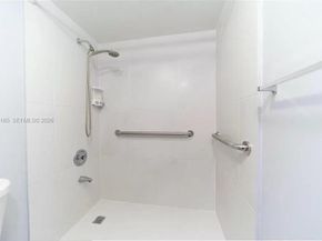 3800 N Hills Dr 406, Hollywood FL 33021