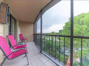 3800 N Hills Dr 406, Hollywood FL 33021