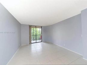 3800 N Hills Dr 406, Hollywood FL 33021