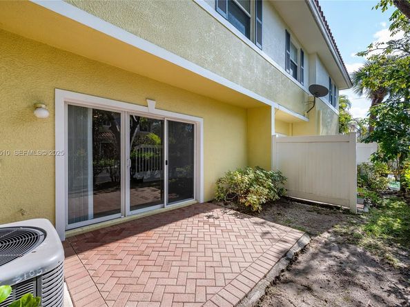 3105 NW 25th Terrace 3105, Oakland Park FL 33309