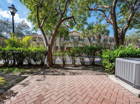 3105 NW 25th Terrace 3105, Oakland Park FL 33309