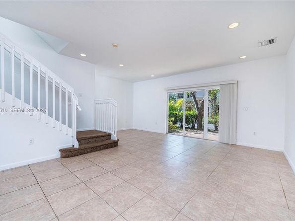 3105 NW 25th Terrace 3105, Oakland Park FL 33309