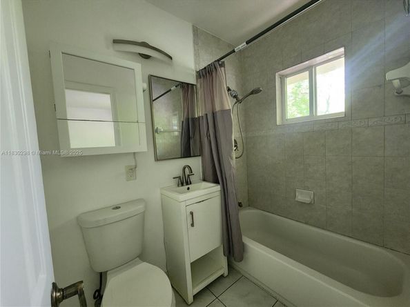1014 Salzedo St 304, Coral Gables FL 33134