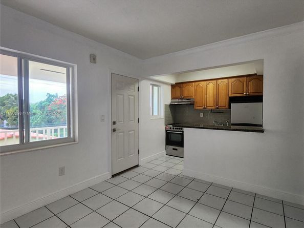 1014 Salzedo St 304, Coral Gables FL 33134