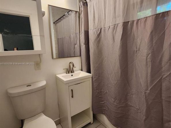 1014 Salzedo St 304, Coral Gables FL 33134