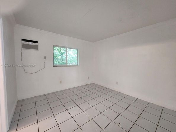 1014 Salzedo St 304, Coral Gables FL 33134