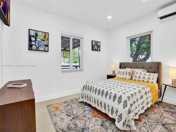 2055 NE 140th St, North Miami Beach FL 33181