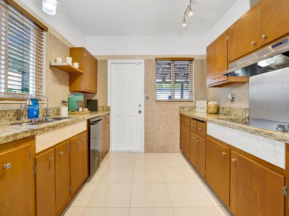2055 NE 140th St, North Miami Beach FL 33181