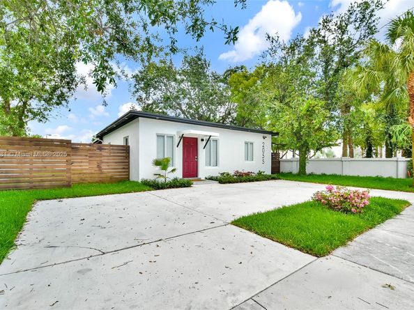 2055 NE 140th St, North Miami Beach FL 33181