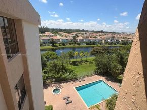 900 NE 195th St 702, Miami FL 33179