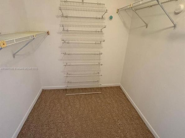900 NE 195th St 702, Miami FL 33179