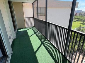 900 NE 195th St 702, Miami FL 33179