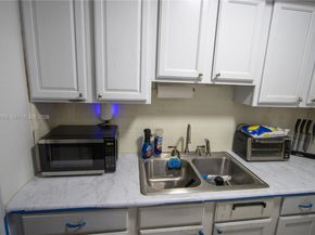 20490 NW 7th Ave 15, Miami Gardens FL 33169