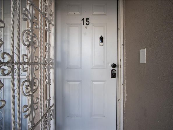 20490 NW 7th Ave 15, Miami Gardens FL 33169