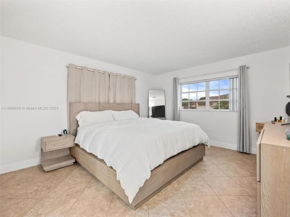 4605 SW 139th Ct 814, Miami FL 33175