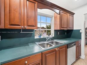 4605 SW 139th Ct 814, Miami FL 33175