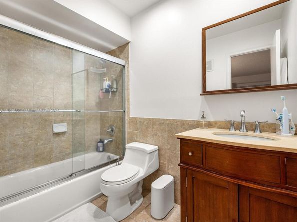 4605 SW 139th Ct 814, Miami FL 33175