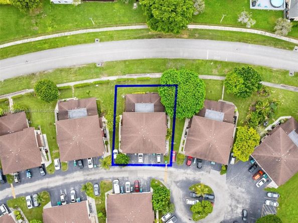 4605 SW 139th Ct 814, Miami FL 33175
