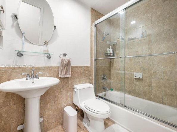 4605 SW 139th Ct 814, Miami FL 33175
