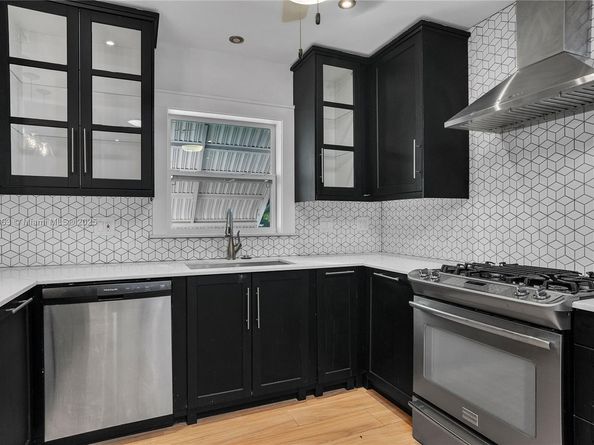 1235 Tyler St, Hollywood FL 33019