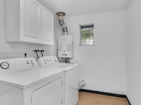 1235 Tyler St, Hollywood FL 33019