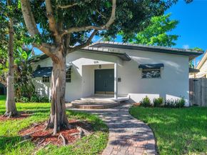 1235 Tyler St, Hollywood FL 33019