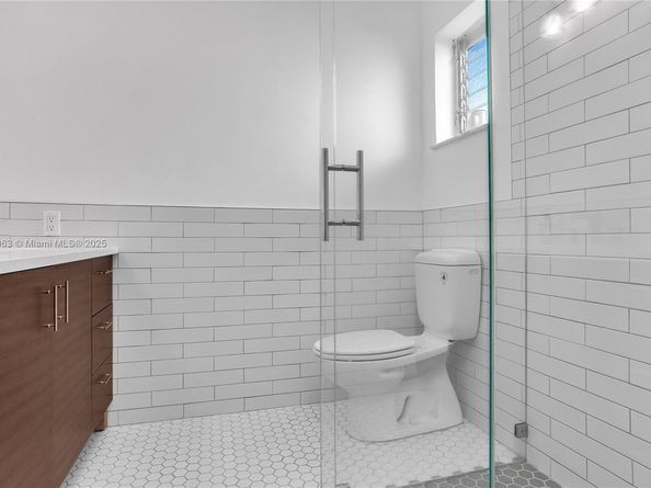 1235 Tyler St, Hollywood FL 33019