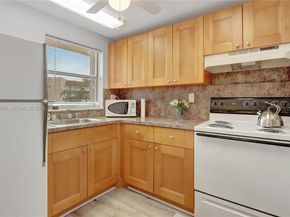 9041 Sunrise Lakes Blvd 106, Sunrise FL 33322