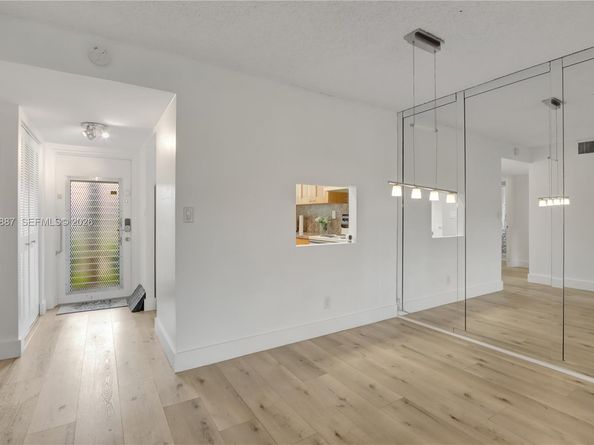 9041 Sunrise Lakes Blvd 106, Sunrise FL 33322