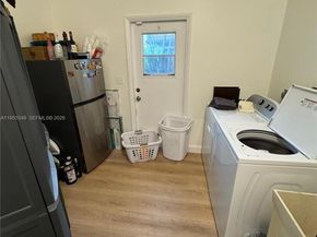 3911 SW 56th Ct, Dania Beach FL 33312