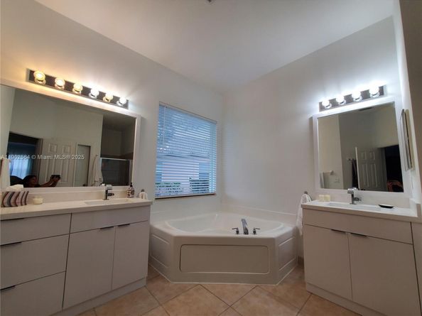 4337 Laurel Pl, Weston FL 33332