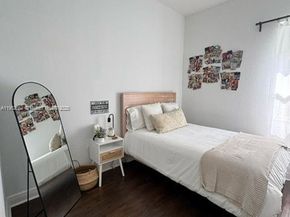 4337 Laurel Pl, Weston FL 33332