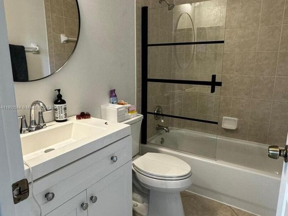 4337 Laurel Pl, Weston FL 33332