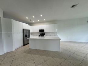 4337 Laurel Pl, Weston FL 33332