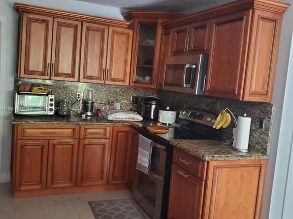 9982 SW 162nd Ct, Miami FL 33196