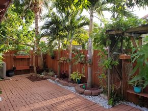 9982 SW 162nd Ct, Miami FL 33196