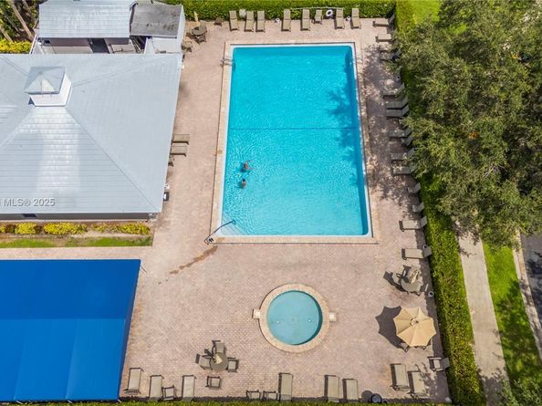 1506 Whitehall Dr 101, Davie FL 33324