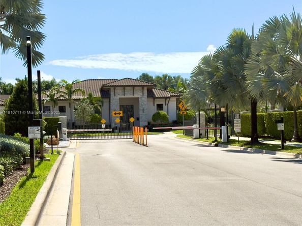 11374 SW 254th Ter, Homestead FL 33032