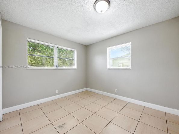 4021 NW 7th Ave, Deerfield Beach FL 33064