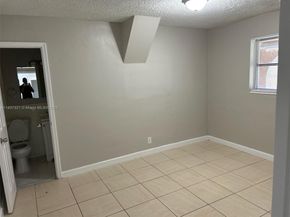4021 NW 7th Ave, Deerfield Beach FL 33064