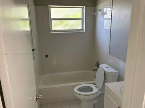 4021 NW 7th Ave, Deerfield Beach FL 33064