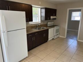 4021 NW 7th Ave, Deerfield Beach FL 33064
