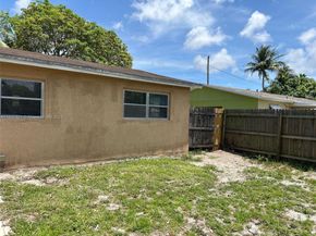 4021 NW 7th Ave, Deerfield Beach FL 33064