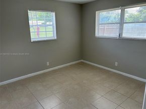 4021 NW 7th Ave, Deerfield Beach FL 33064