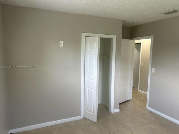 4021 NW 7th Ave, Deerfield Beach FL 33064
