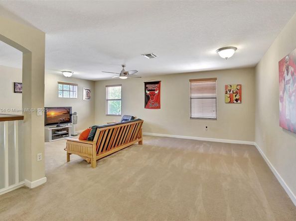 19151 N Hibiscus St, Weston FL 33332