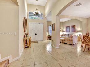 19151 N Hibiscus St, Weston FL 33332